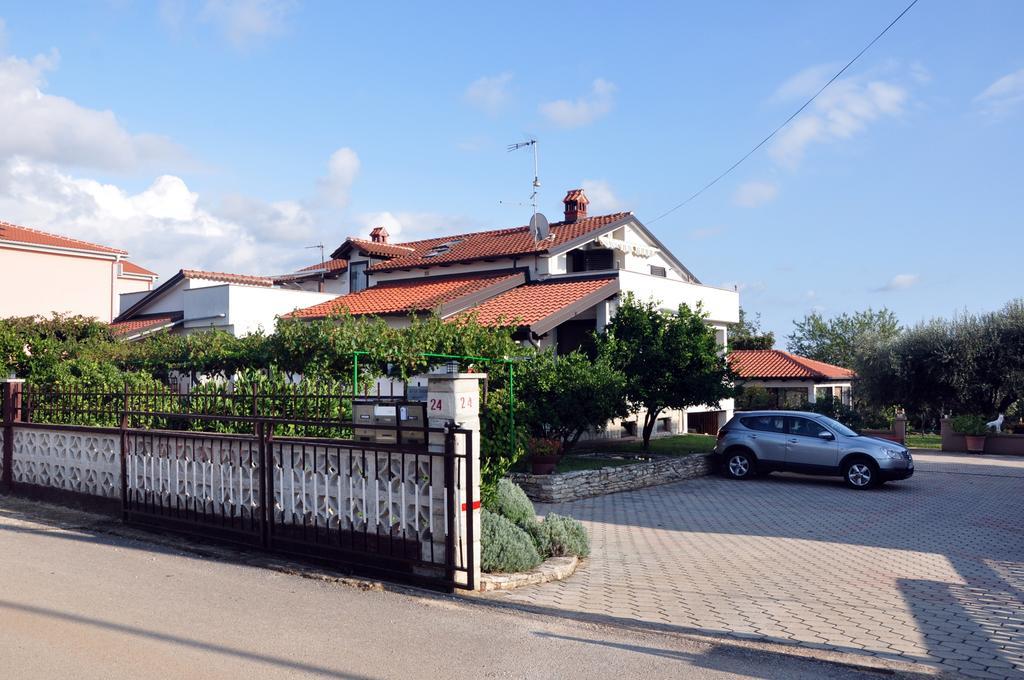 Franko Apartmani Zambratija  Exterior photo