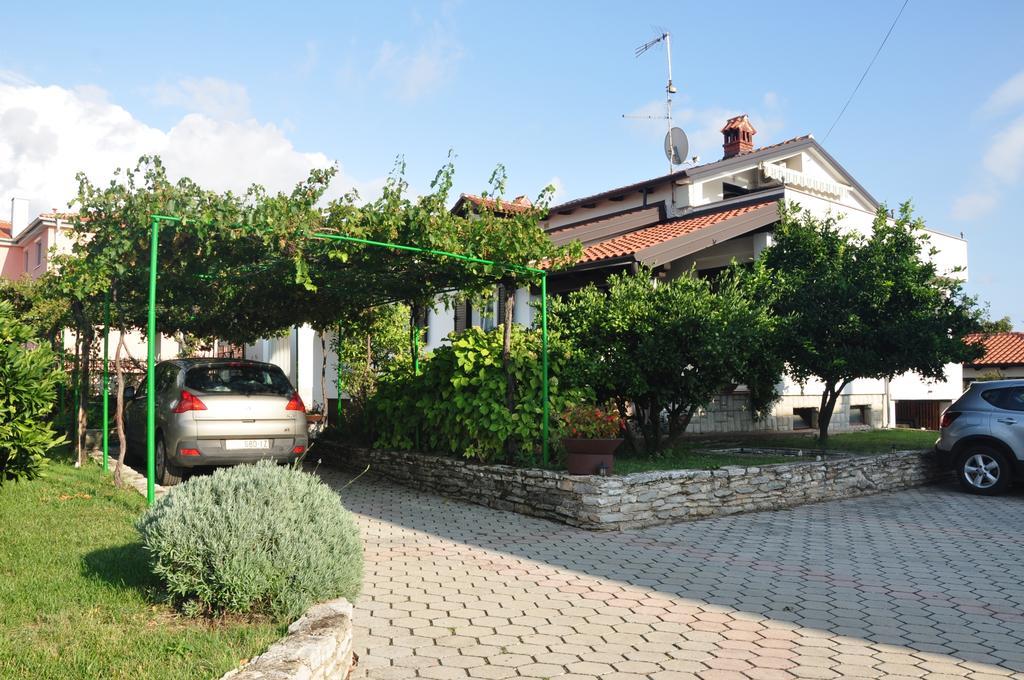 Franko Apartmani Zambratija  Exterior photo